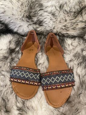 Andiamo Tan Flat Sandals with Navy Embroidered Strap Sz 7.5 SB2